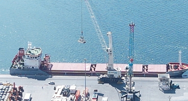 Mısır Yüklü Gemi Derince Limanı'na Ulaştı