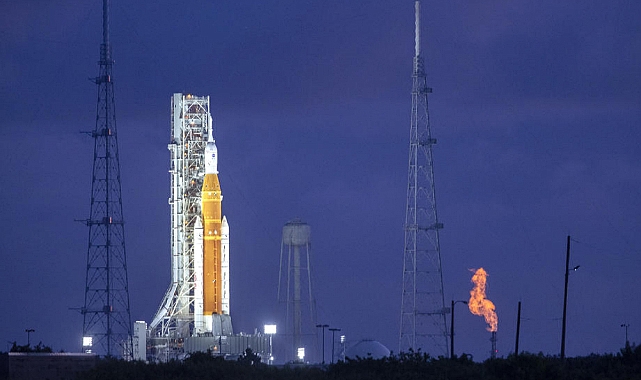 NASA Ay'a İnsan Taşıyacak