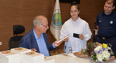 ‘Özlenen Şehirler’ Adlı Kitabın İmza Günü Hendek'te Yapıldı
