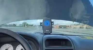 Seyir Halinde Açılan Kaput Az Daha Can Alıyordu