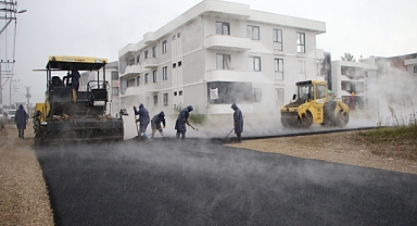 Akyazı'da Asfalt Çalışmaları Devam Ediyor