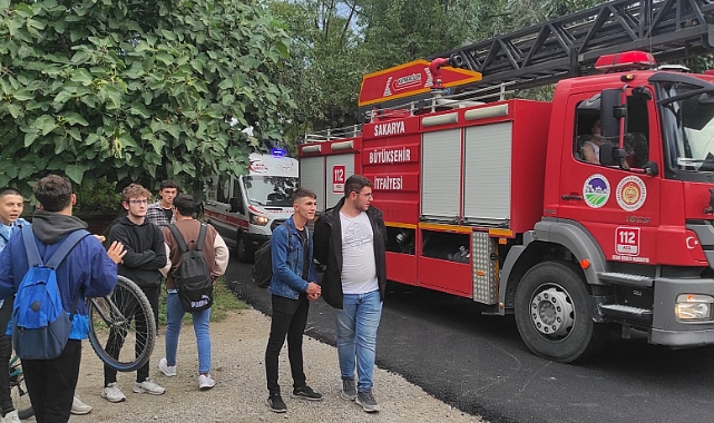 Akyazı'da Yangın Paniği: İki Katlı Evin Sigorta Panosu Alev Aldı