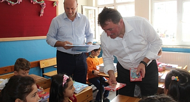 Başkan Gündoğdu Okula Başlayan Miniklerin Heyecanını Paylaştı