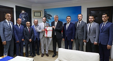 Başkan Yüce kalite Yönetim Sistemi Belgesi'ni Almaya Hak Kazanan SASKİ'yi Tebrik Etti