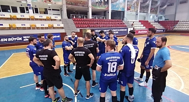 Büyükşehir Hentbol Takımı 100. Yıl Zafer Kupası Şampiyonu Oldu