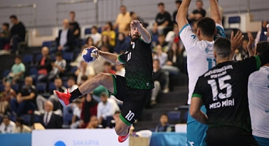 Büyükşehir Hentbol Takımı 3'te 3 Yaptı