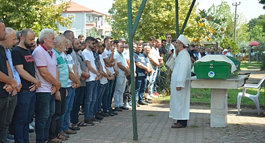 Karasu'yu Yasa Boğan Ölüm: Genç Adam Solunum Yetmezliğinden Hayatını Kaybetti