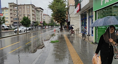 Meteoroloji Uyarmıştı: Sakarya'da Yağış Başladı