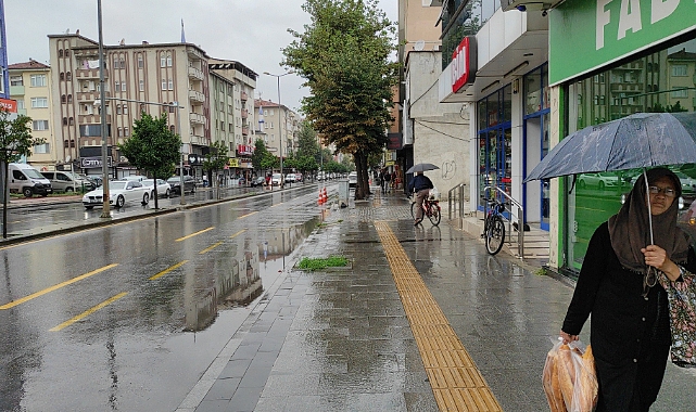 Meteoroloji Uyarmıştı: Sakarya'da Yağış Başladı