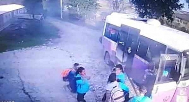 Öğrenci Dolu Serviste Yangın Çıktı