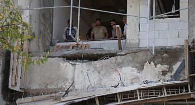 Ortaokul İnşaatının Saçağı Çöktü: 1 Yaralı