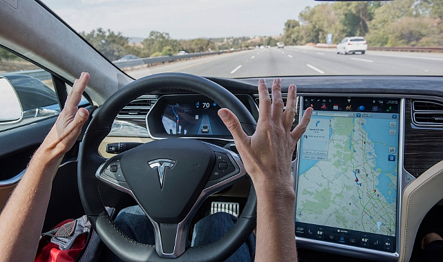 Tesla'nın Tam Otomatik Pilot Yazılımının Fiyatı Dudak Uçuklattı