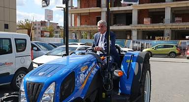 Türk Traktör Firması Tarafından Büyükşehir'e Traktör Hibe Edildi