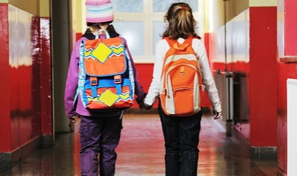 Uzmanlardan Ailelere Uyarı: Çocukların Okul Çantasına Fazla Ağırlık Yüklemeyin