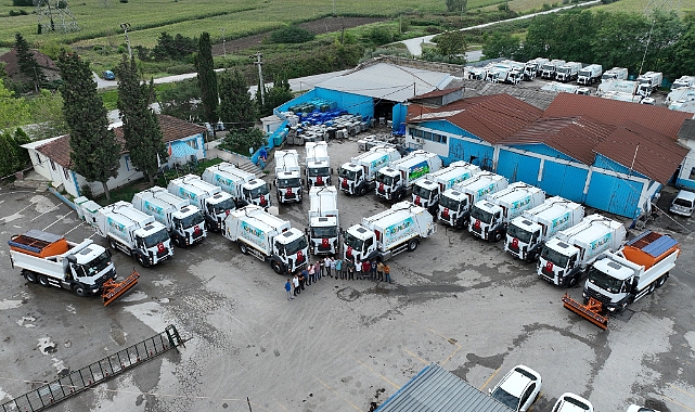 Adapazarı Belediyesi Araç Filosuna 18 Adet Yeni Sıfır Kamyonları Dahil Etti