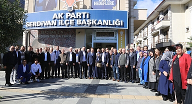 AK Parti Bursa Milletvekili Refik Özen Serdivan'da Partililerle Buluştu