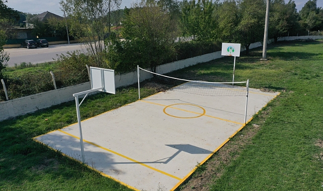 Akyazı Belediyesi Park ve Spor Alanlarını Yeniliyor