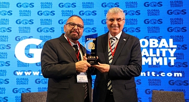 Başkan Yüce 'Yılın En İyi Belediye Başkanı' Ödülünü Aldı