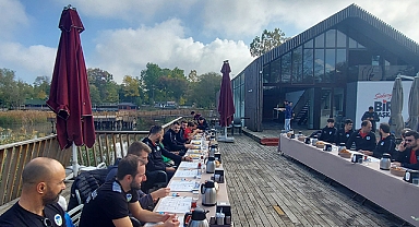 Büyükşehir Hentbol Takımı Acarlar Longozunda Bir Araya Geldi