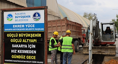 Büyükşehir İbrahim Kangal Caddesi'nin İçmesuyu Hattını Yeniliyor