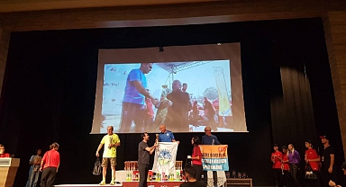 Büyükşehir'in Atleti Gazi Yarı Maratonu ve Halk Koşusunda Birinci Oldu