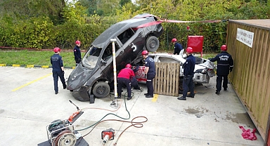 Büyükşehir'in İtfaiye Erleri Zorlu Eğitimlerden Geçiyor