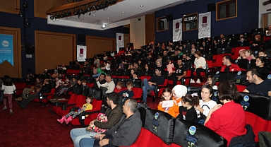 ‘Dört Kafalar Müzikali’ Miniklerle Buluştu