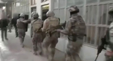 Özel Harekat Polisinden Şafak Operasyonu: 11 Gözaltı