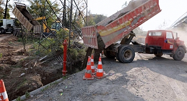 Arifiye Belediyesi'nden Dere Yatağında Hummalı Çalışma