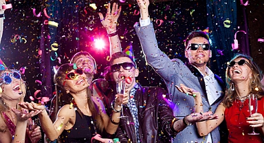 Bakanlık Duyurdu: Eğlence Merkezlerine Saat Sınırlaması Getirildi 