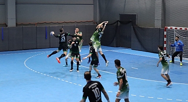 Büyükşehir Hentbol Evinde Galip 