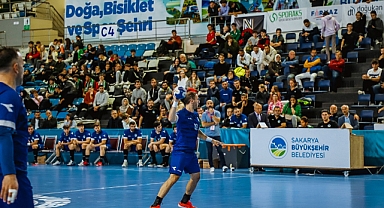 Büyükşehir Hentbol Evinde Galip Geldi