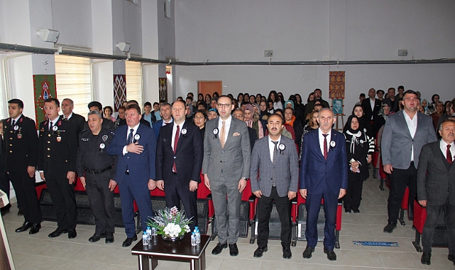 Gazi Mustafa Kemal Atatürk Ferizli'de Saygıyla Yad Edildi