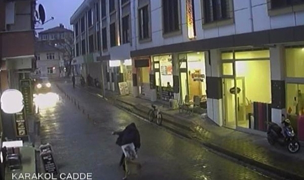 Geçtiğimiz Gün Okuldan Dönen Öğrenciye Köpek Saldırmıştı! Olayı Gören Vatandaşlar O Anları Anlattı