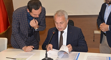 Hendek'te 6 Ayrı İşyerinin Kiralama İhalesi Gerçekleşti