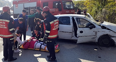 Sapanca'da Kaza: 3 Yaralı