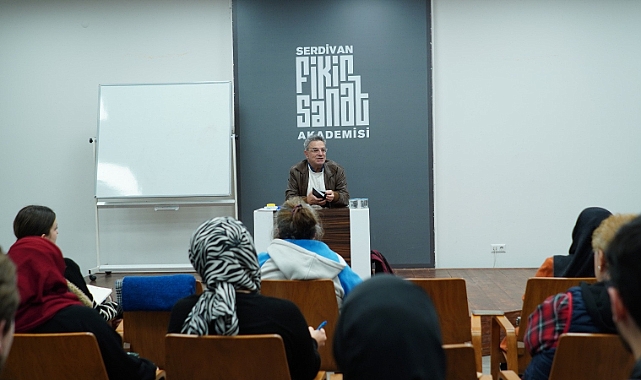 Serdivan Fikir ve Sanat Akademisi'nde Eğitimler Devam Ediyor