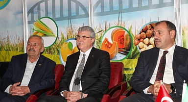 Vali Kaldırım ve Başkan Yüce Hendek'te Dördüncüsü Düzenlenen Tarım Fuarına Katıldı