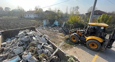 Vatandaşların can ve Mal Güvenliğini Tehdit Eden Binalar Yıkılıyor