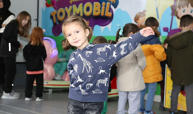 Binlerce Çocuk Oyun Tırında Doyasıya Eğlendi