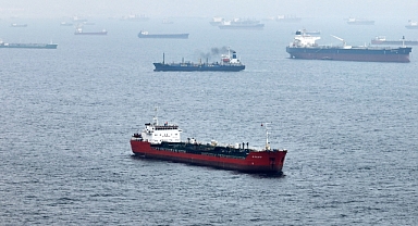 Rus Tankerleri Boğazdan Geçti