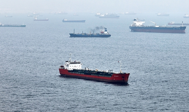 Rus Tankerleri Boğazdan Geçti
