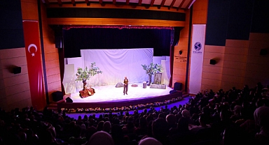 SAÜ'de Aşık Veysel Müzikali Düzenlendi