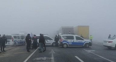 Askeri Araç Tıra Çarptı! Şehit ve Yaralılar Var!