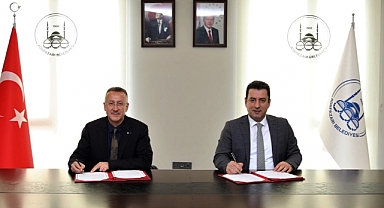 Başkan Işıksu ve Müdür Savaşçı “Adapazarı Matematik Olimpiyatları” İçin İş Birliği Protokolü İmzaladı