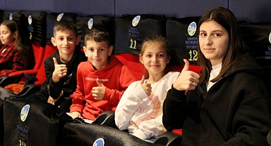 Büyükşehir'den Miniklere Film Gösterimi