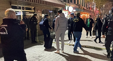 Çark Caddesi'nde Şüpheli Çanta Ekipleri Harekete Geçirdi