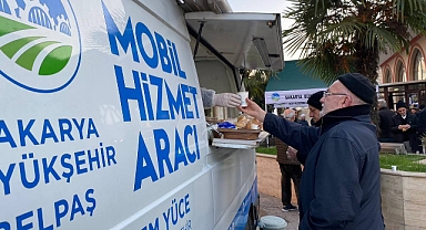 Ekipler Yeni Cami'ye Gelen Vatandaşlara Çay ve Çorba İkram Etti