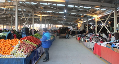 Ferizli Kapalı Pazar Yeri’nde İlk Tezgahlar Açıldı