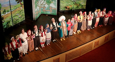 ‘Nasreddin Dede’ Oyunu Yeniden Seyircisiyle Buluştu